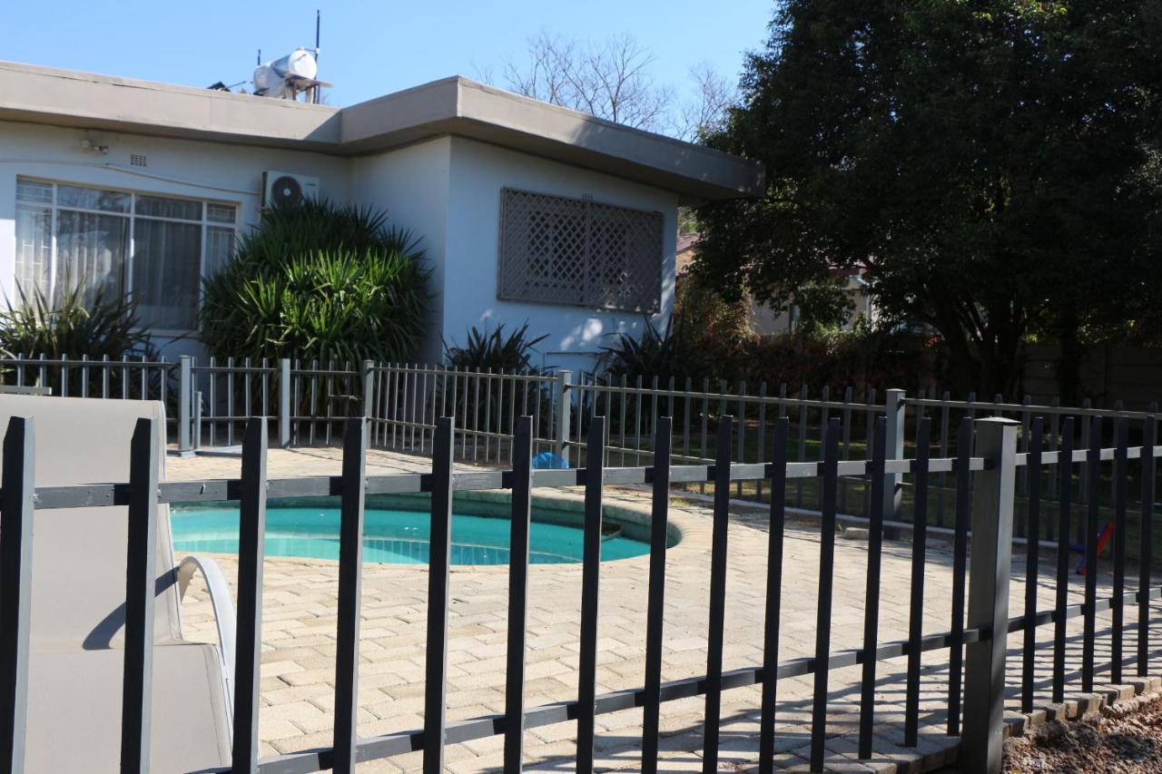 Indigo Moon Guesthouse Lichtenburg Exteriér fotografie