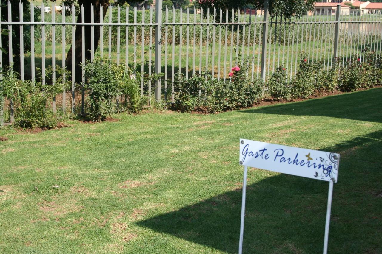 Indigo Moon Guesthouse Lichtenburg Exteriér fotografie